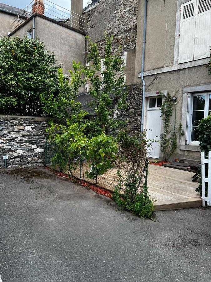 Charmant Studio Au Calme Terrasse Privee Place De Parking Securisee Angers Exterior photo